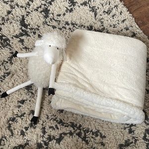 Olive & Cocoa Lulu Lamb & Blankie